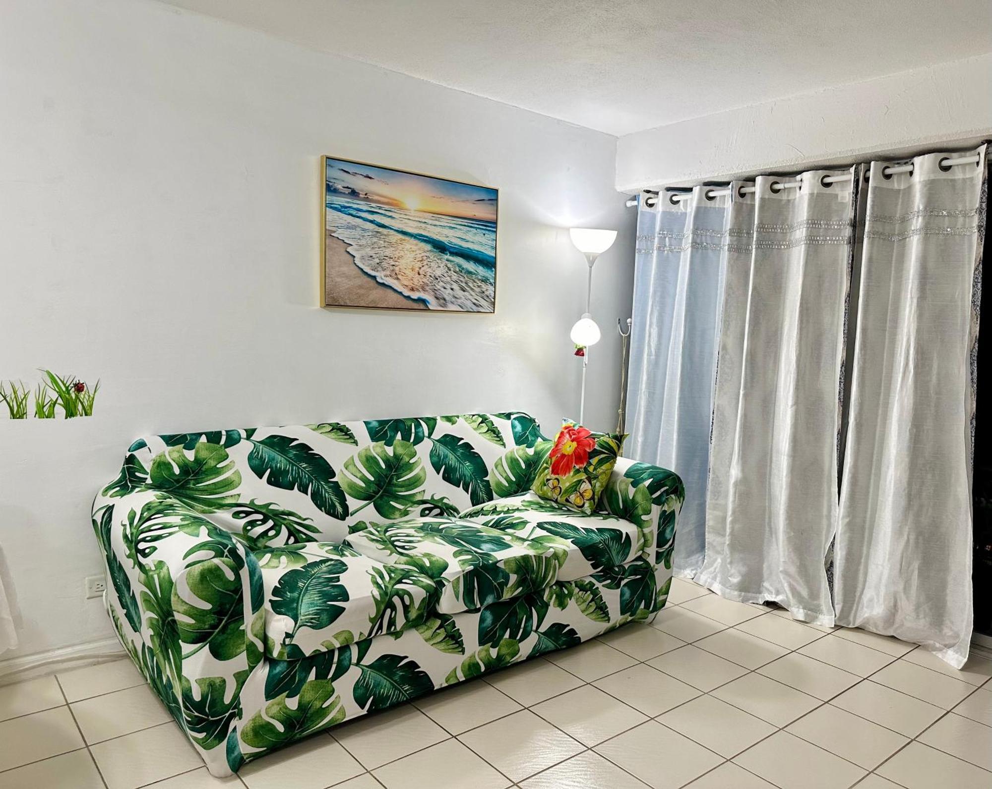 Waikiki 2 Bedrooms, 1 Bath, Free Parking, Sleep 6 Honolulu Luaran gambar