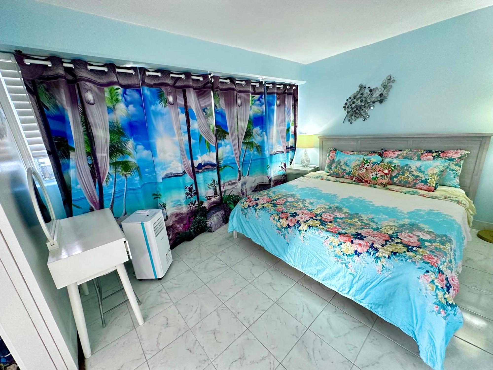 Waikiki 2 Bedrooms, 1 Bath, Free Parking, Sleep 6 Honolulu Luaran gambar