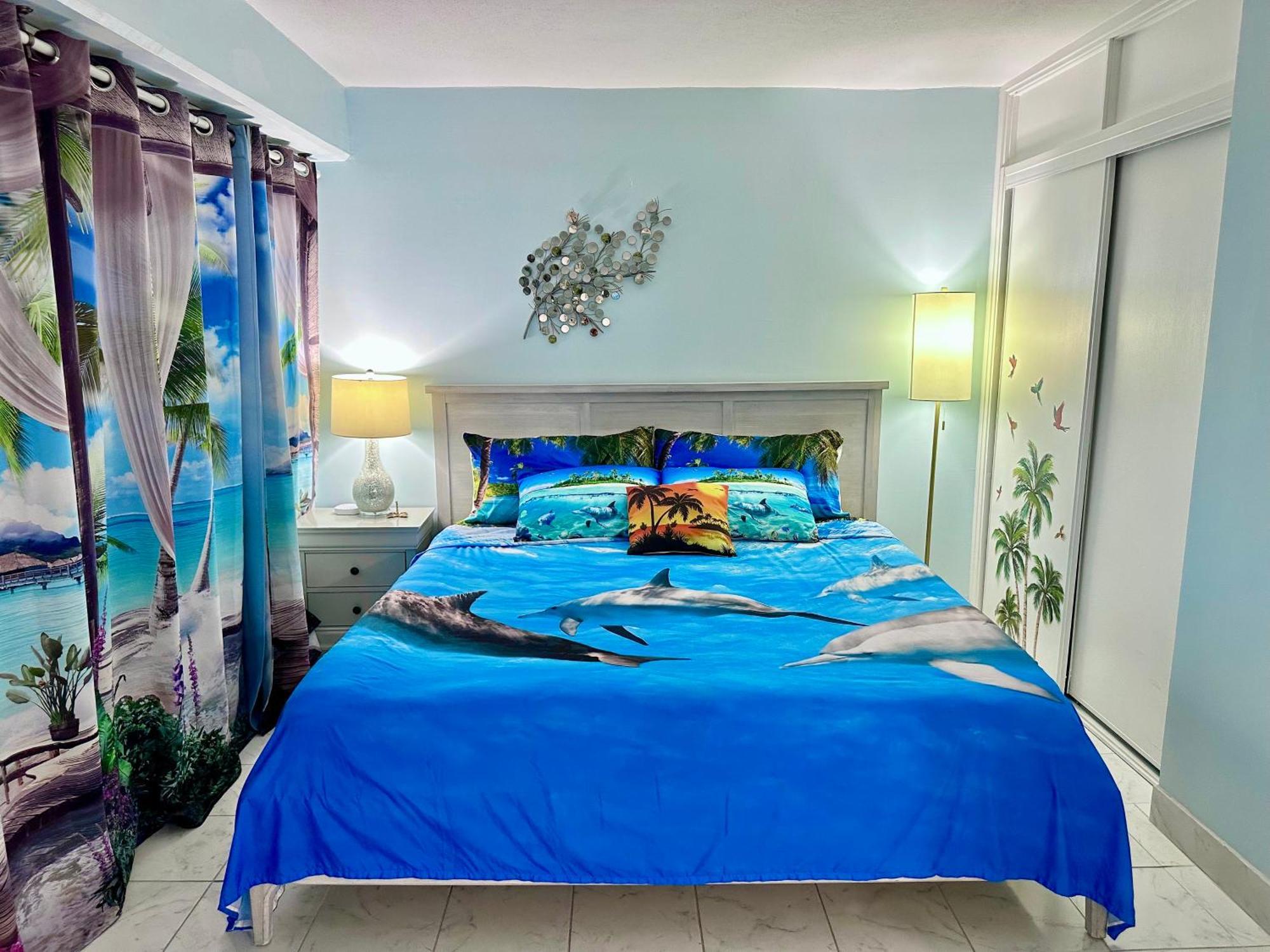 Waikiki 2 Bedrooms, 1 Bath, Free Parking, Sleep 6 Honolulu Luaran gambar