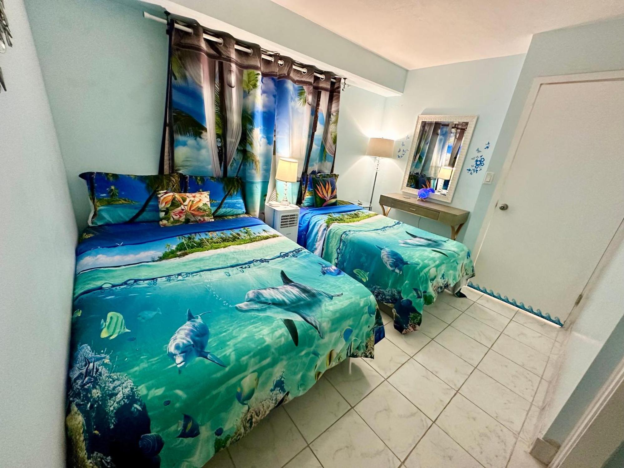 Waikiki 2 Bedrooms, 1 Bath, Free Parking, Sleep 6 Honolulu Luaran gambar